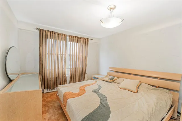 $468,000 | 2483 West 16th Street, Unit 3C | Gravesend