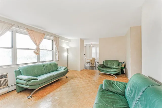 $468,000 | 2483 West 16th Street, Unit 3C | Gravesend