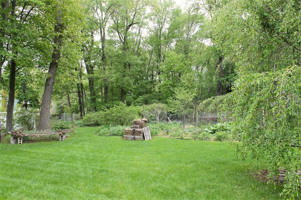 25 Springvale Road Reading, MA 01867 - Photo 4 of 30 Gallery Image 4
