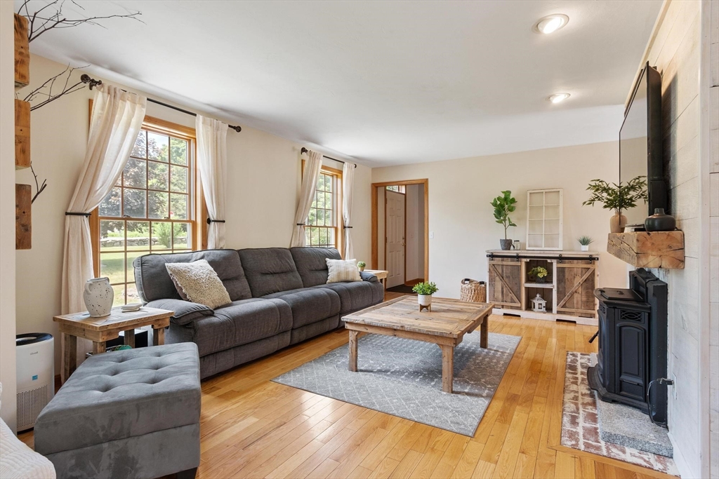 61 Newcomb Road Westminster, MA 01473 - Photo 7 of 42