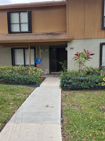 $3,400 | 810 Sandtree Drive, Palm Beach Gardens, FL 33403