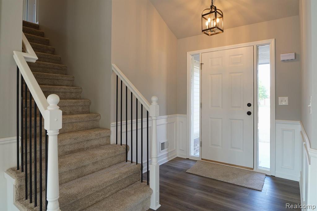 34606 Garfield Road Fraser, MI 48026 - Photo 2 of 39