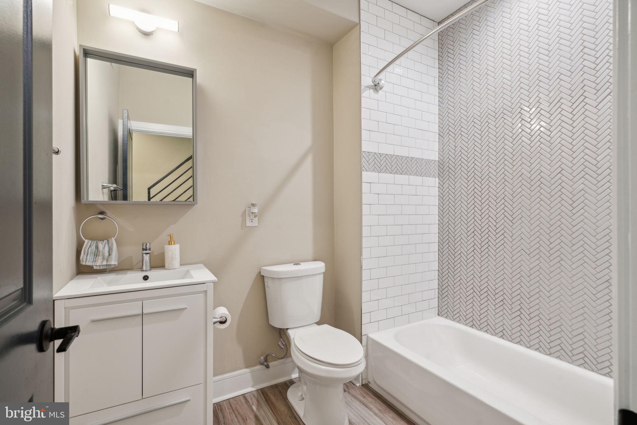 518 Mercy Street Philadelphia, PA 19148 - Photo 35 of 50 Modern bathroom with stylish accents.