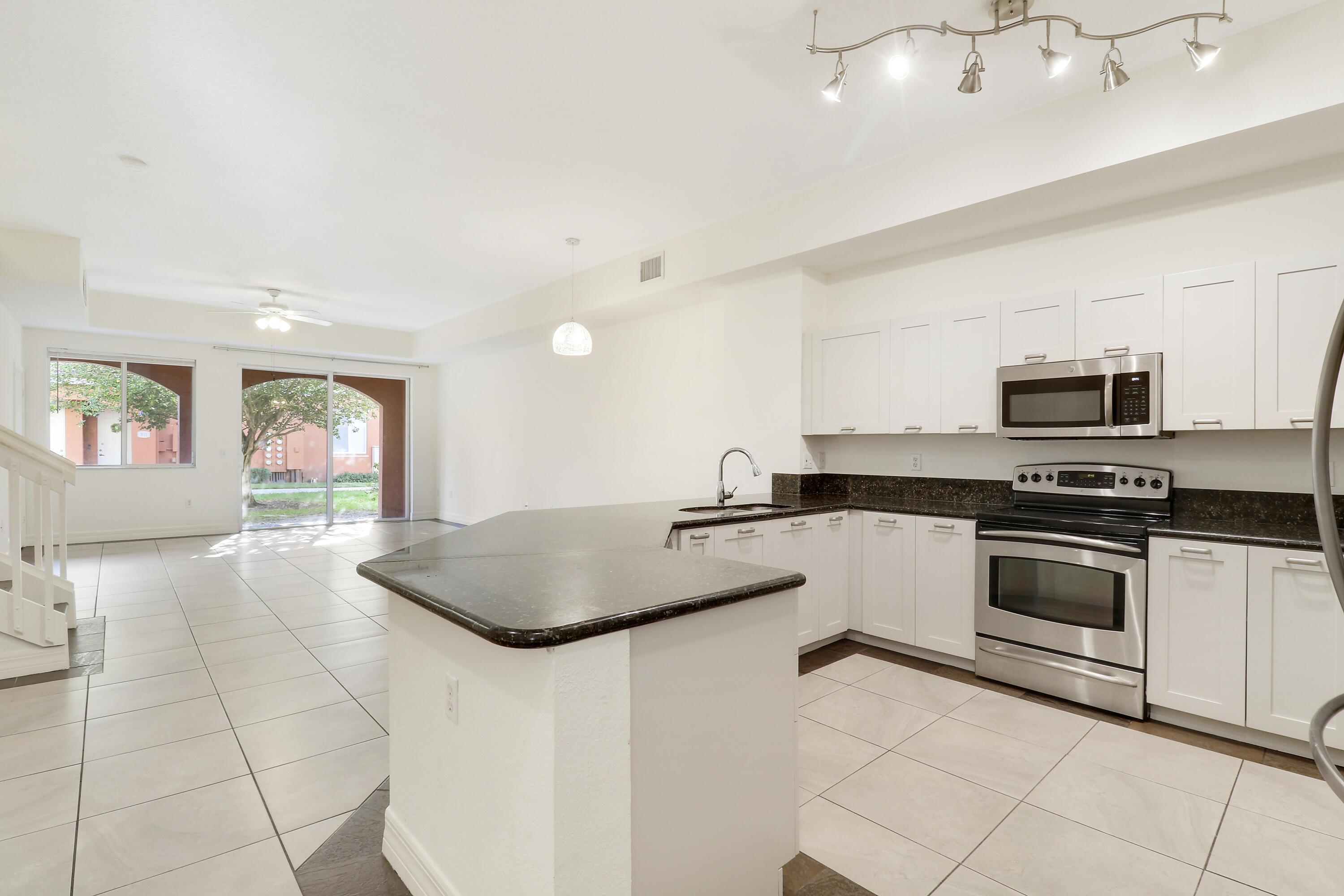 44 Southeast Sedona Circle, Unit 103 Stuart, FL 34994 - Photo 11 of 25 House-16