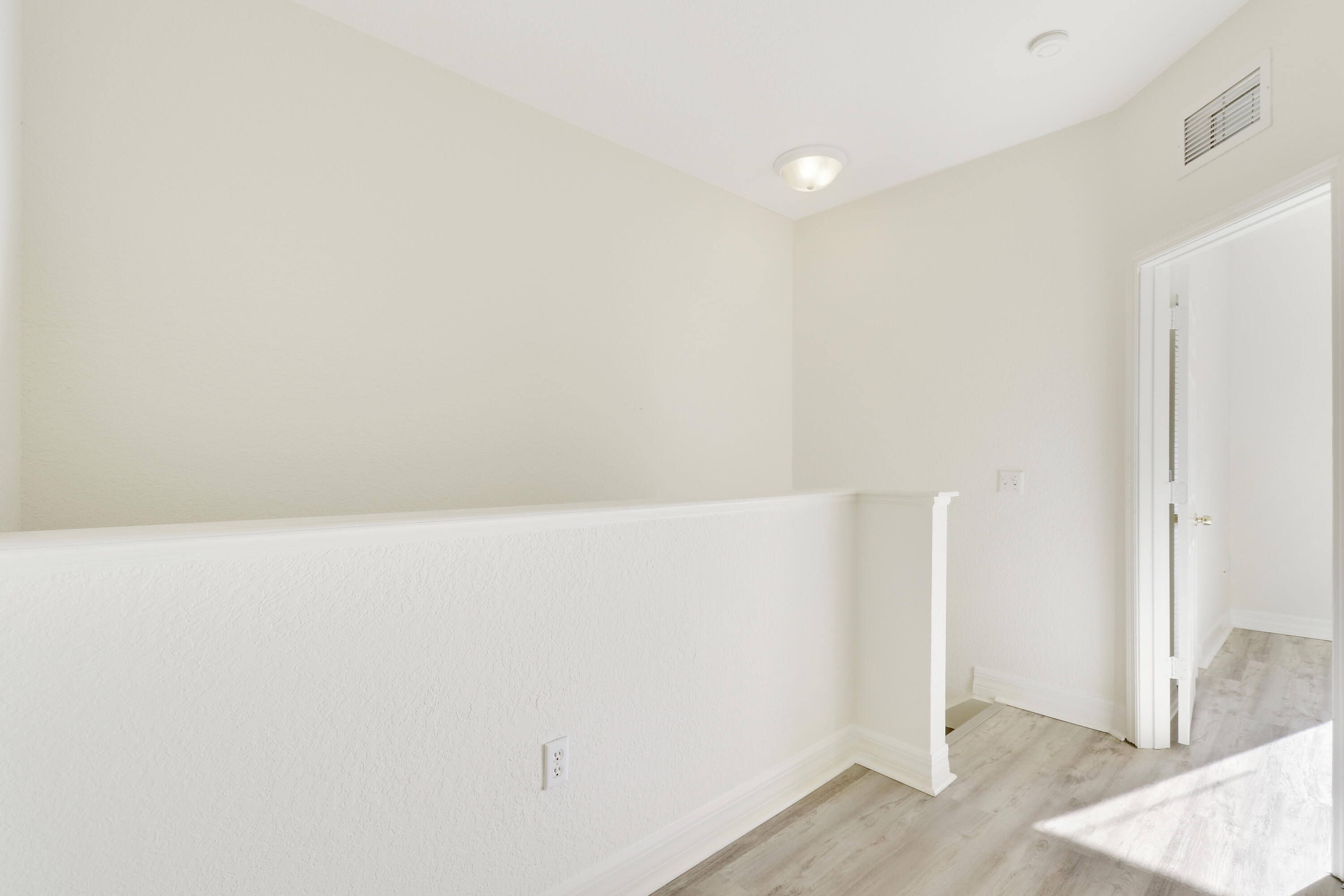 44 Southeast Sedona Circle, Unit 103 Stuart, FL 34994 - Photo 14 of 25 House-14