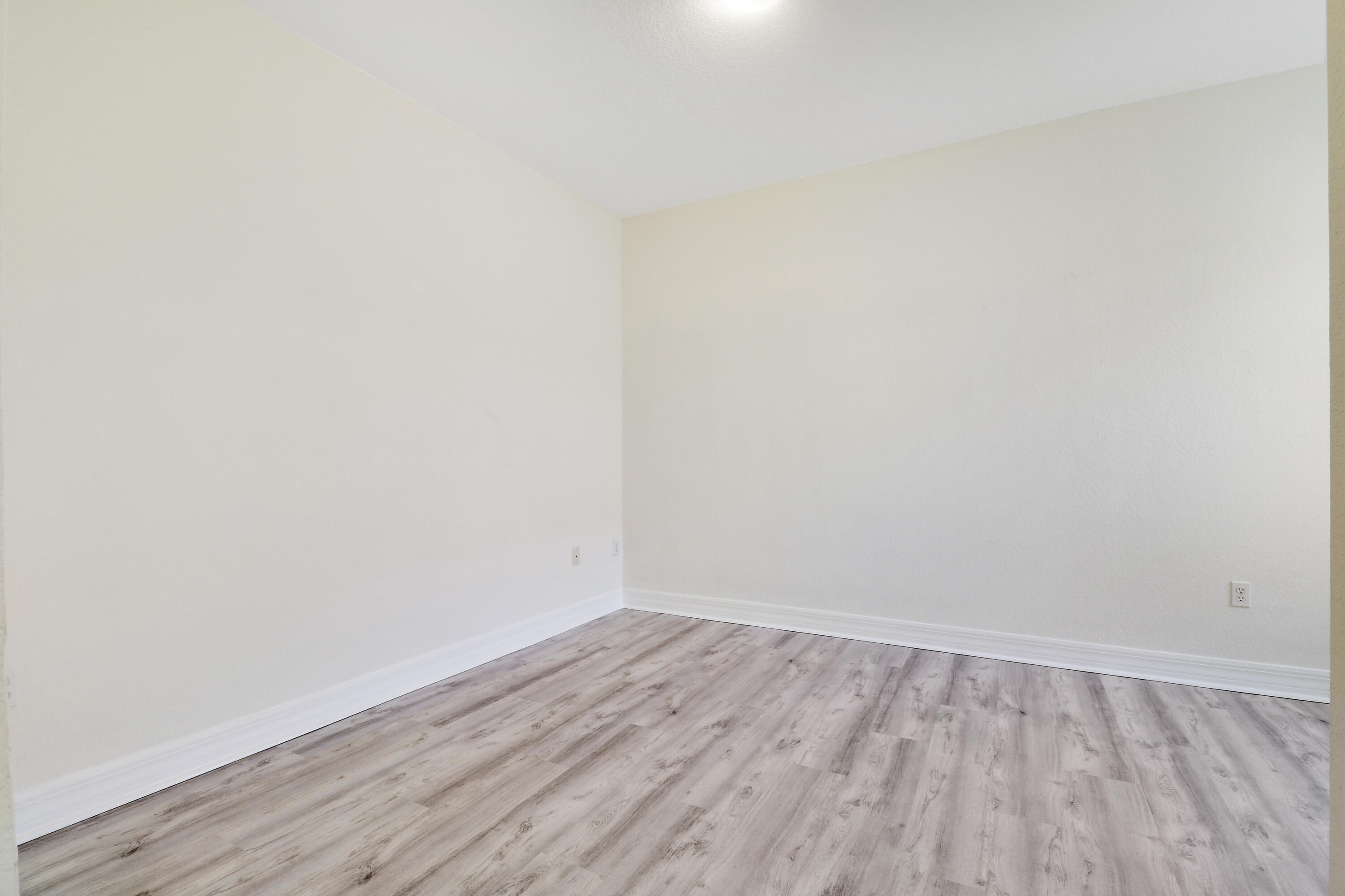 44 Southeast Sedona Circle, Unit 103 Stuart, FL 34994 - Photo 18 of 25 House-10
