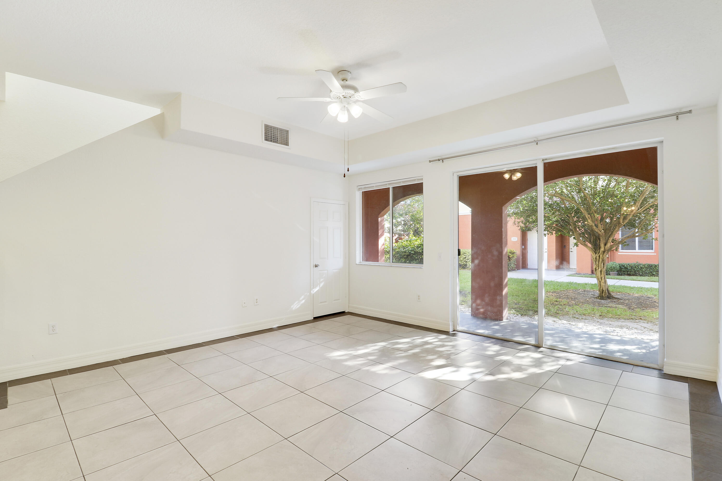44 Southeast Sedona Circle, Unit 103 Stuart, FL 34994 - Photo 6 of 25 House-28