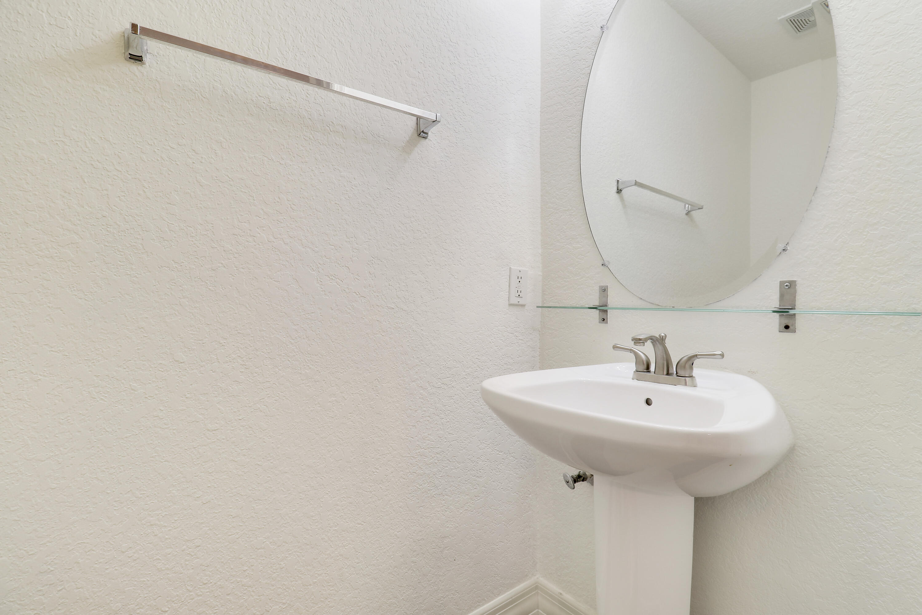 44 Southeast Sedona Circle, Unit 103 Stuart, FL 34994 - Photo 8 of 25 House-15