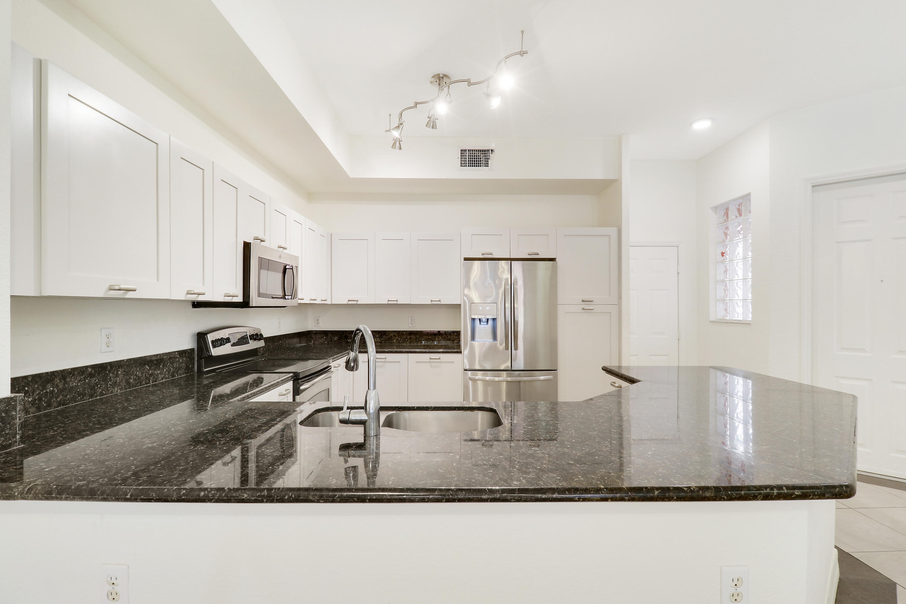44 Southeast Sedona Circle, Unit 103 Stuart, FL 34994 - Photo 9 of 25 House-19
