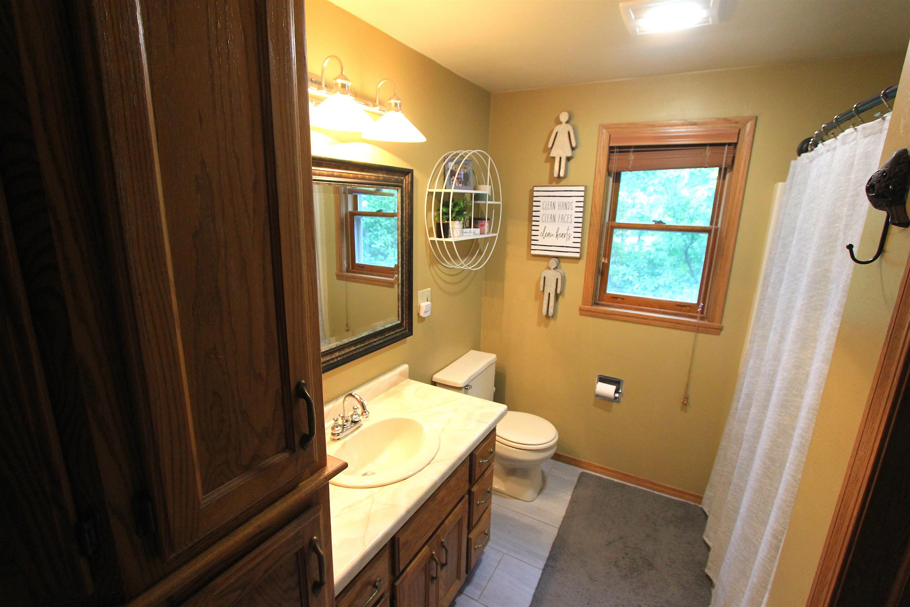 2933 Sunray Lane Green Bay, WI 54313 - Photo 15 of 25