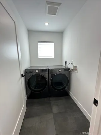 $3,500 | 1952 North Parish Place, Unit 202, Burbank, CA 91504