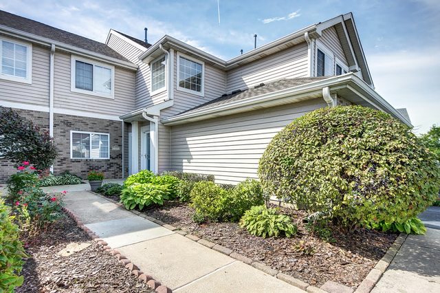 1025 Ripple Ridge Darien, IL 60561 - Photo 4 of 26