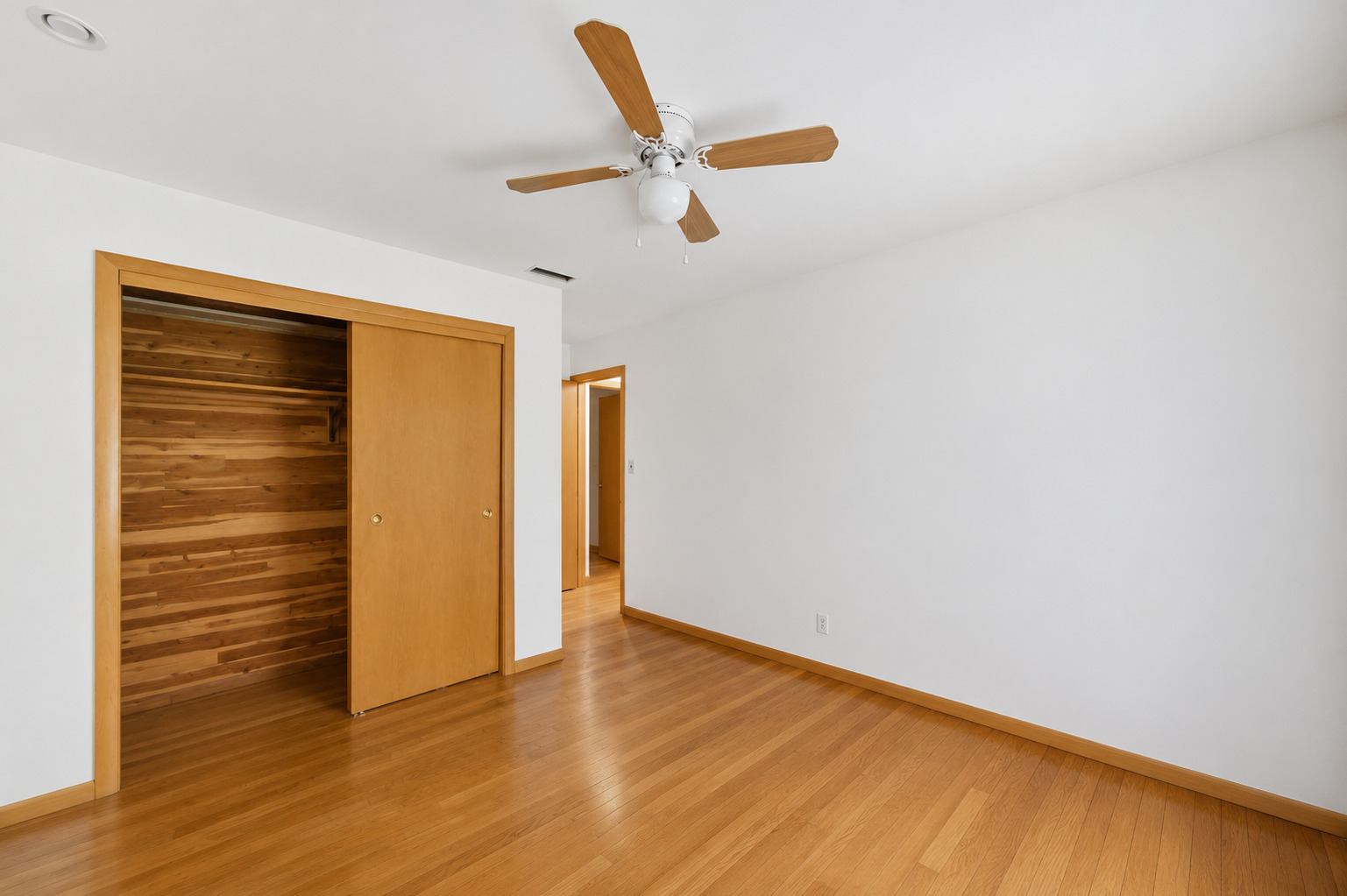 2215 Palatine Road Inverness, IL 60067 - Photo 3 of 18