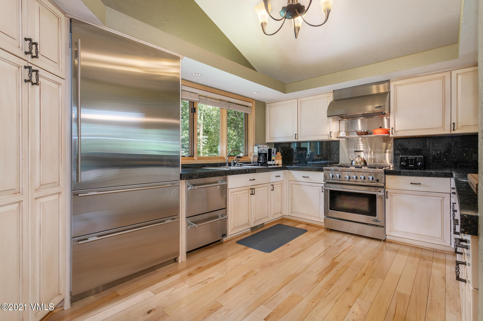11 Hereford Rd MLS-11