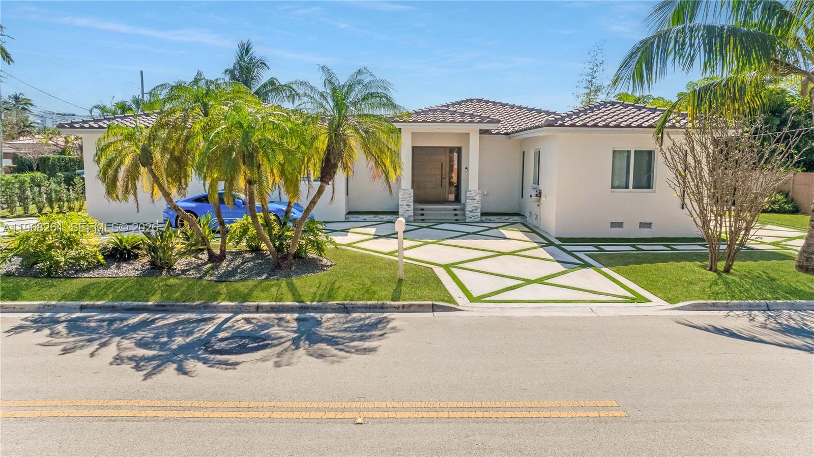 500 94th Street Surfside, FL 33154 - Photo 10 of 47