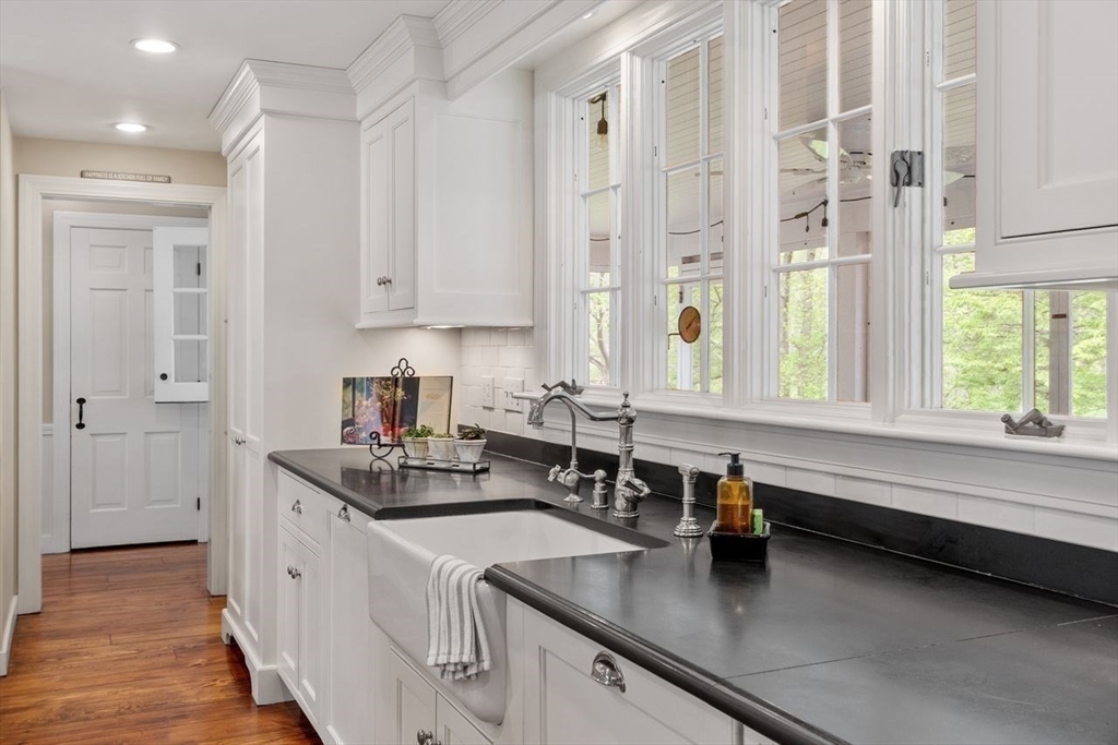 894 Great Pond Road North Andover, MA 01845 - Photo 8 of 42 Gallery Image 8