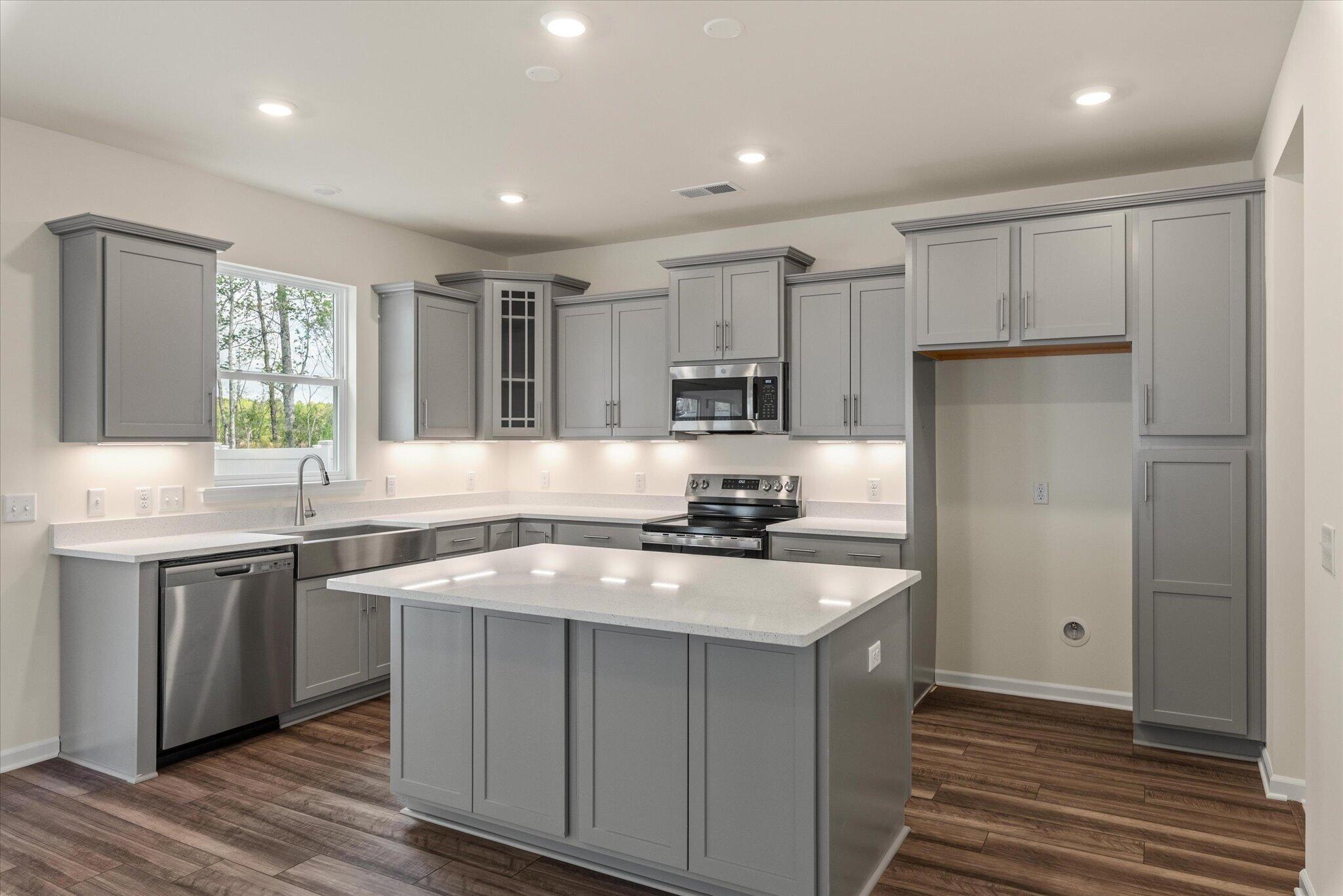 227 Palfrey Drive Ridgeville, SC 29472 - Photo 13 of 34 Kitchen