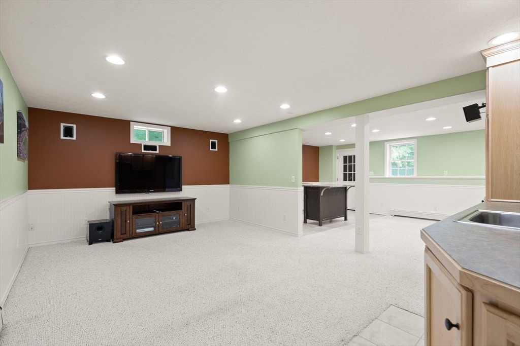 5 Winchester Road Medway, MA 02053 - Photo 31 of 42