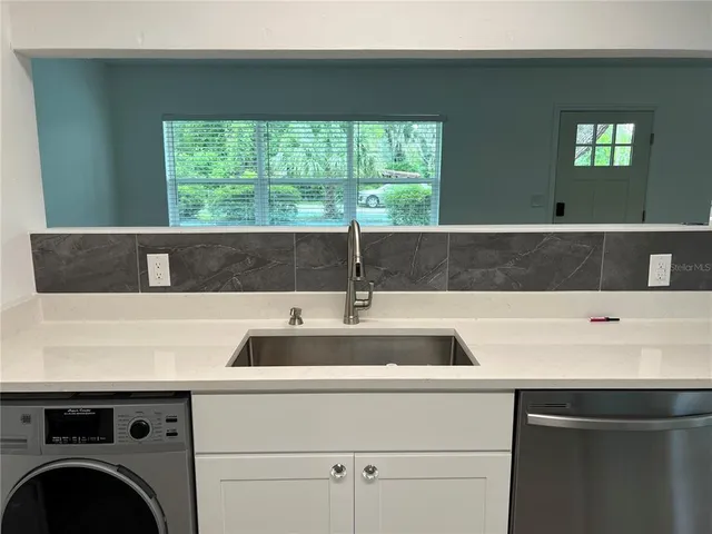 $205,000 | 106 Oakland Avenue South, San Mateo, FL 32187