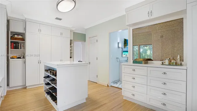 $5,995,000 | 2050 Alton Road, Miami Beach, FL 33140