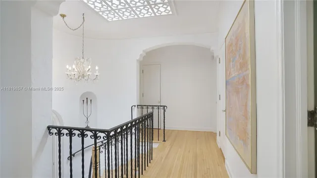 $5,995,000 | 2050 Alton Road, Miami Beach, FL 33140