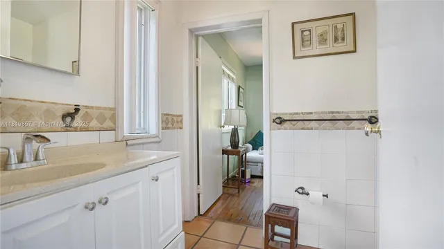 $5,995,000 | 2050 Alton Road, Miami Beach, FL 33140