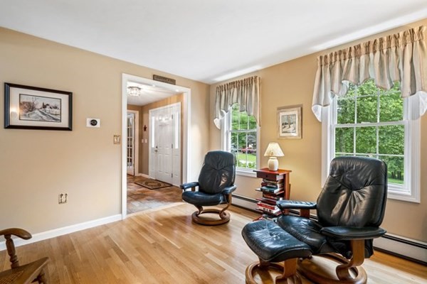 86 Hunter Road Uxbridge, MA 01569 - Photo 12 of 36