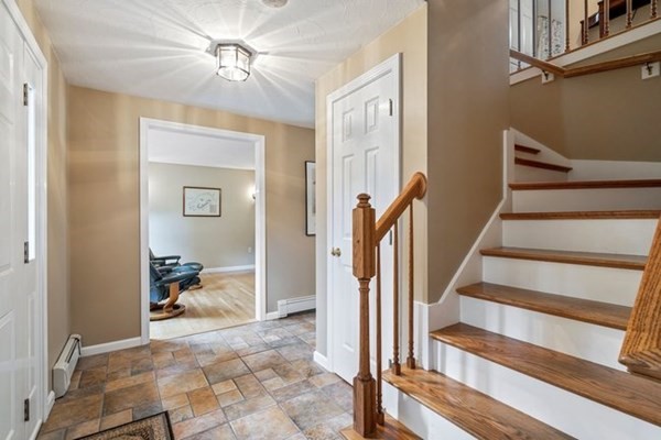 86 Hunter Road Uxbridge, MA 01569 - Photo 13 of 36