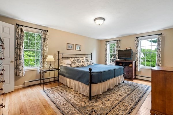 86 Hunter Road Uxbridge, MA 01569 - Photo 17 of 36