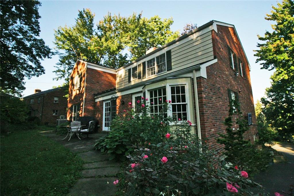 554 Trotwood Ridge Road Upper St. Clair, PA 15241 - Photo 2 of 25 Gallery Image 2