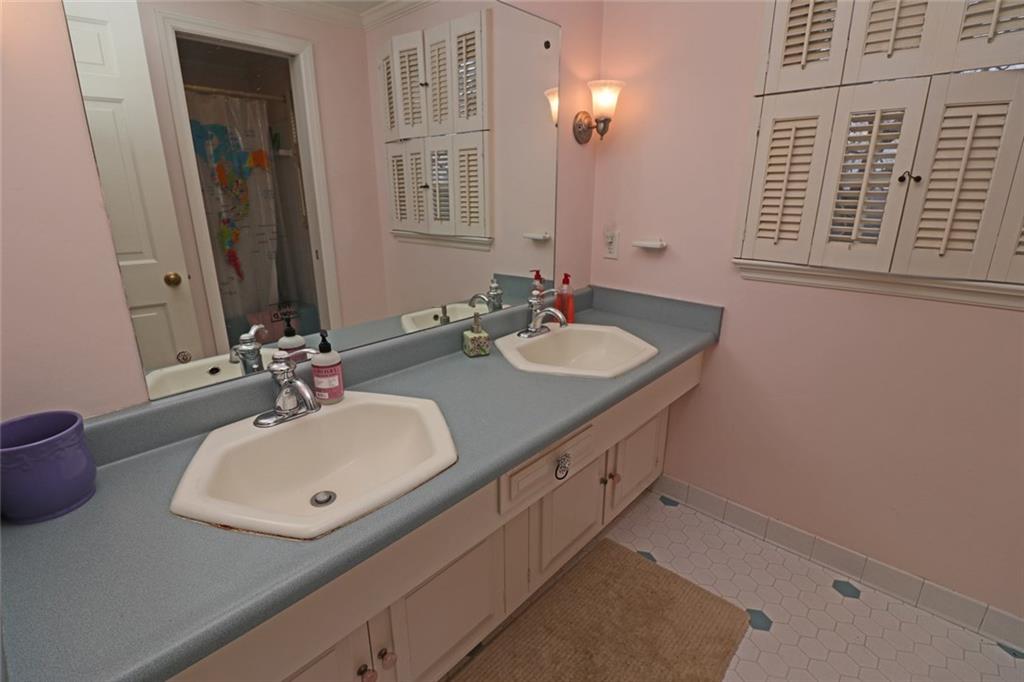 554 Trotwood Ridge Road Upper St. Clair, PA 15241 - Photo 17 of 25 Gallery Image 17