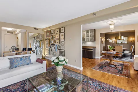 $395,000 | 48 Groveland Terrace, Unit 313, Minneapolis, MN 55403