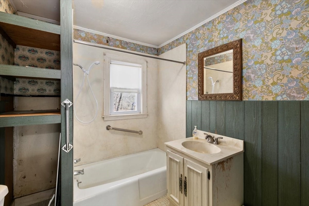 75 Newton Road Plaistow, NH 03865 - Photo 11 of 27 Gallery Image 11