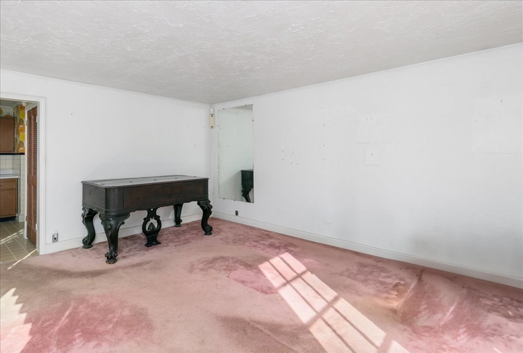 75 Newton Road Plaistow, NH 03865 - Photo 6 of 27 Gallery Image 6