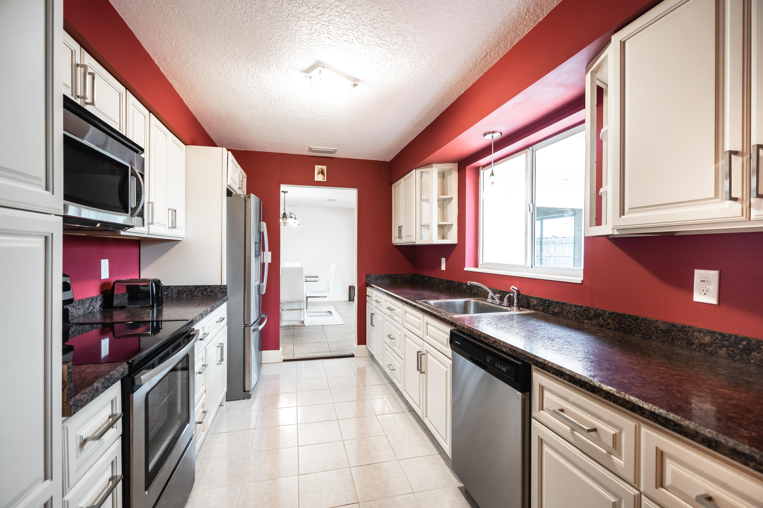 2765 Northeast 4th Drive Boca Raton, FL 33431 - Photo 7 of 22 DSC02258