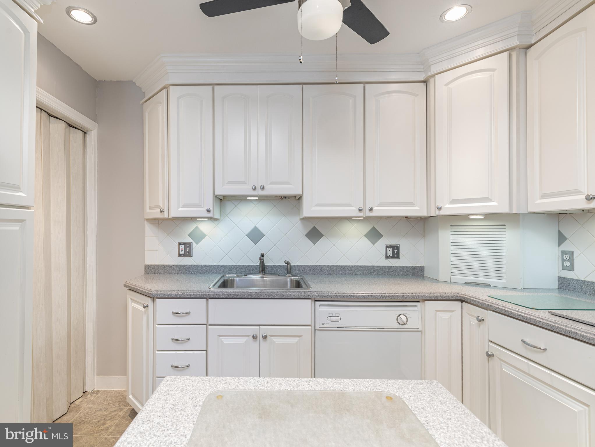 7477 Berkshire Road Baltimore, MD 21224 - Photo 11 of 32 Gallery Image 11