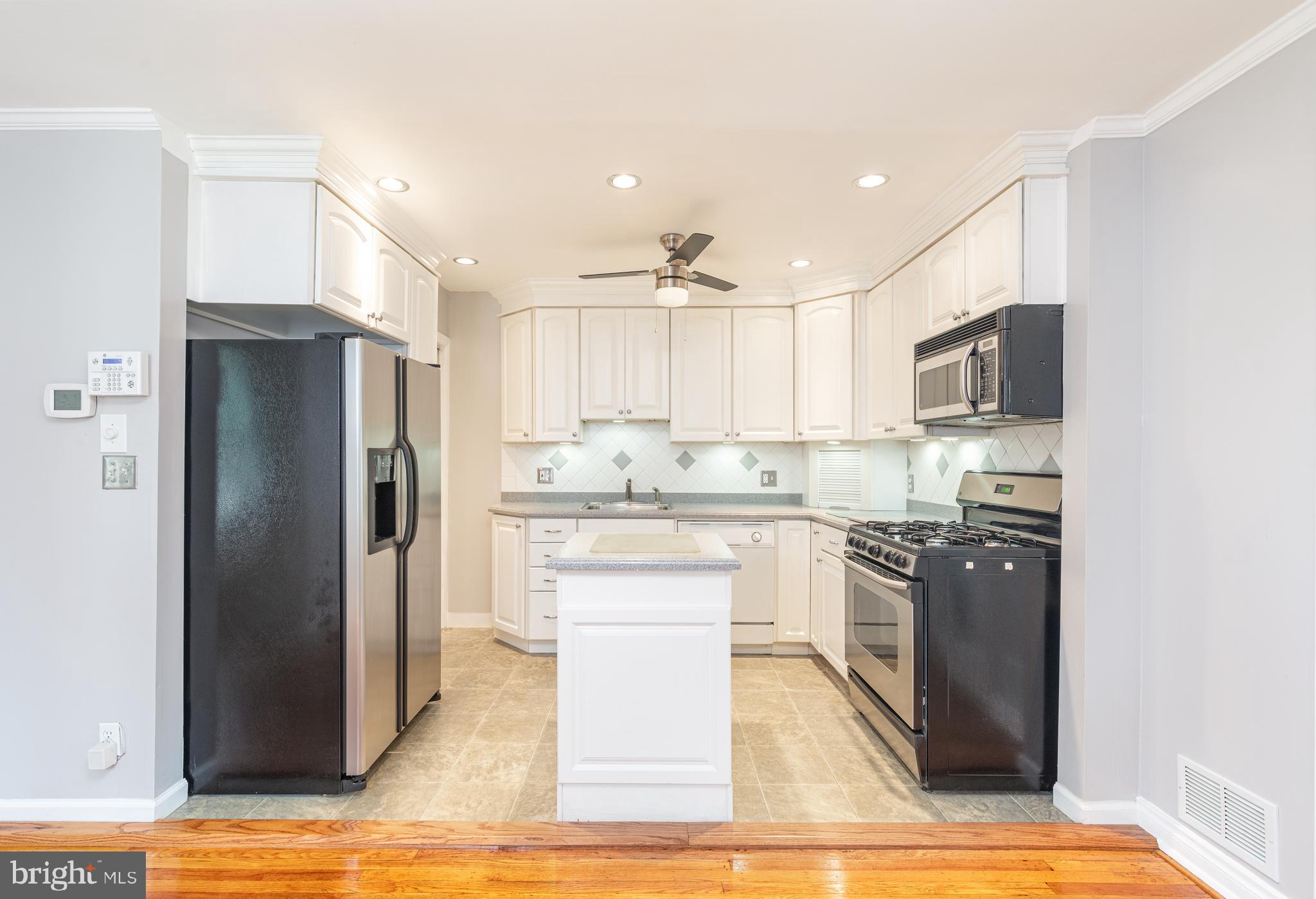 7477 Berkshire Road Baltimore, MD 21224 - Photo 10 of 32 Gallery Image 10