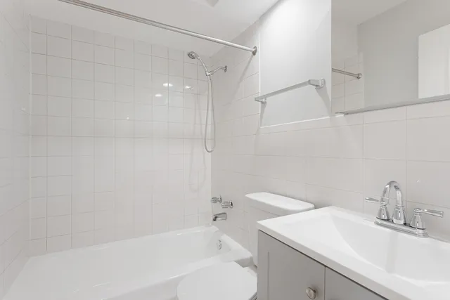 $1,541 | 6758 North Sheridan Road, Unit 445, Chicago, IL 60626