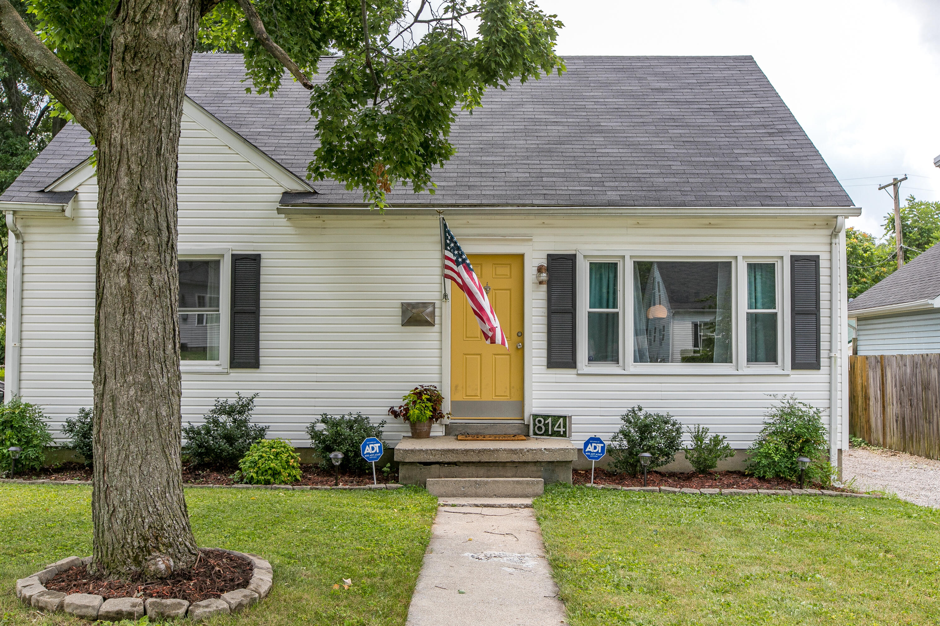 814 Carneal Road Lexington, KY 40505 - Photo 1 of 34 1-3
