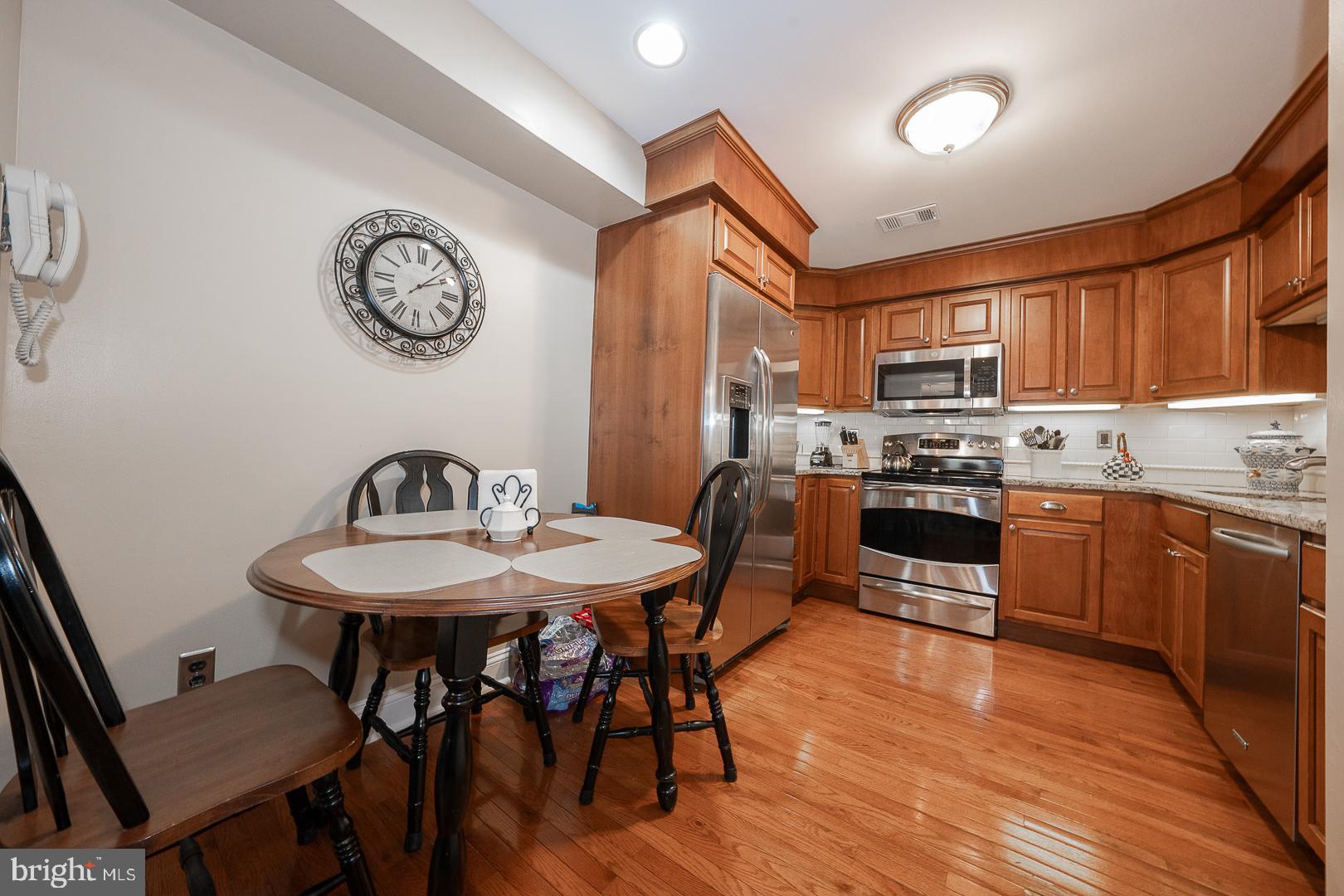 112 Lantoga Road, Unit B Wayne, PA 19087 - Photo 12 of 24 Eat -in Breakfast Area
