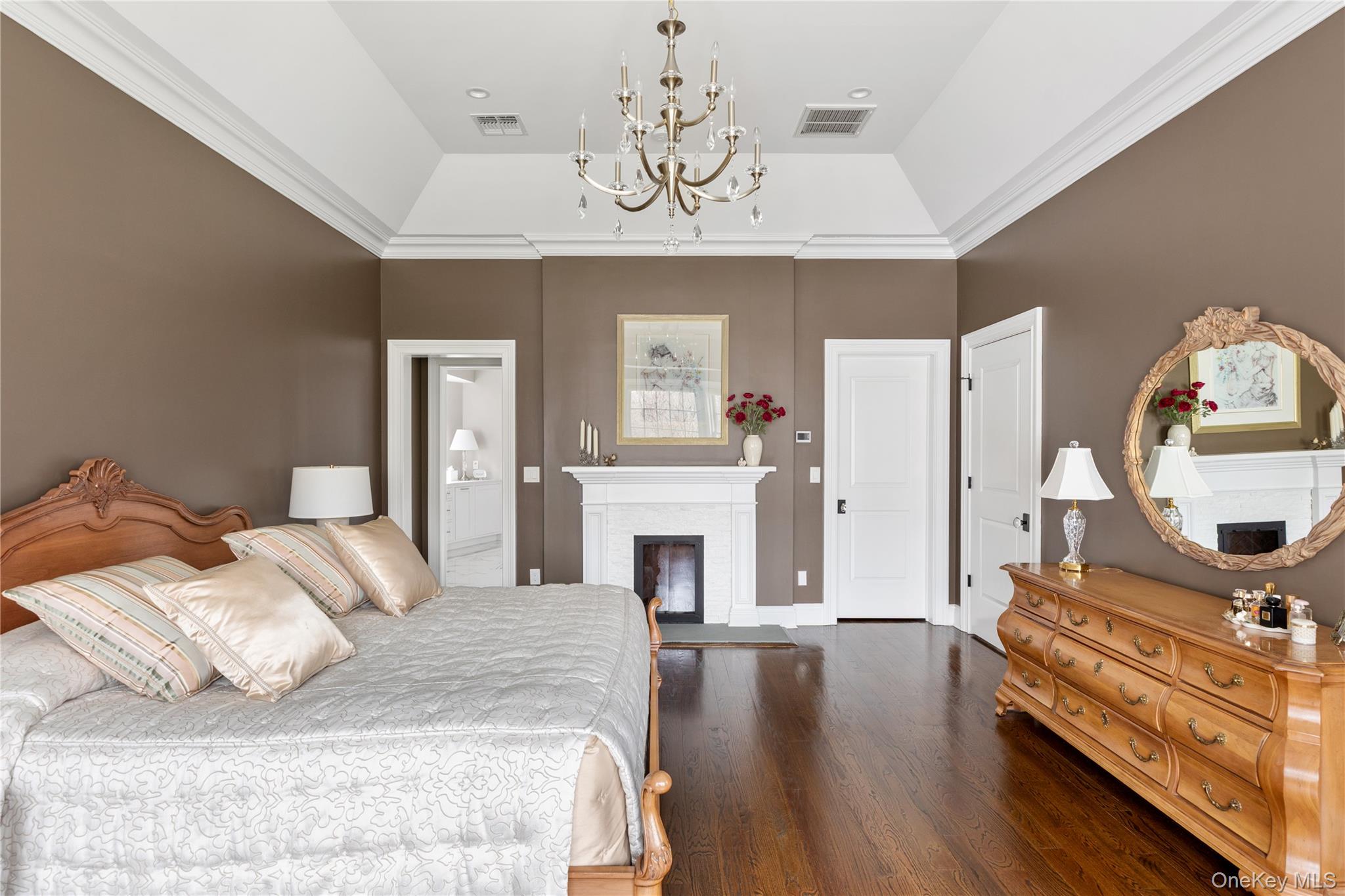 84 Cove Neck Road Cove Neck, NY 11771 - Photo 18 of 48