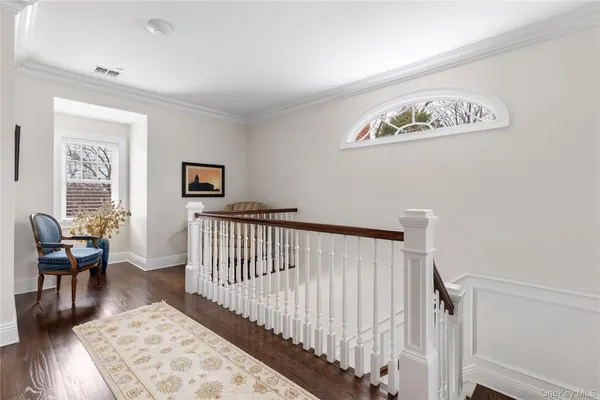 $4,450,000 | 84 Cove Neck Road, Cove Neck, NY 11771