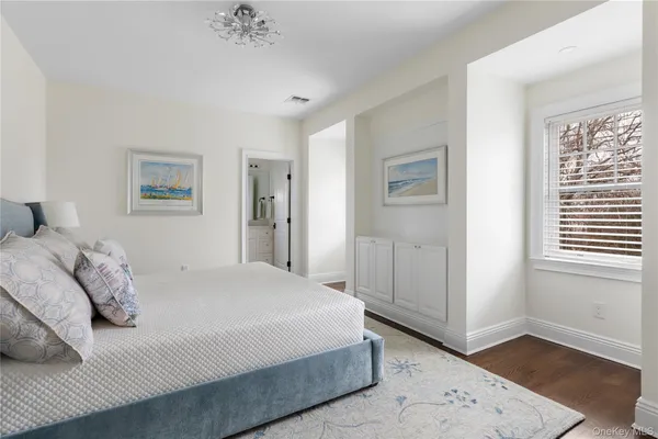$4,450,000 | 84 Cove Neck Road, Cove Neck, NY 11771