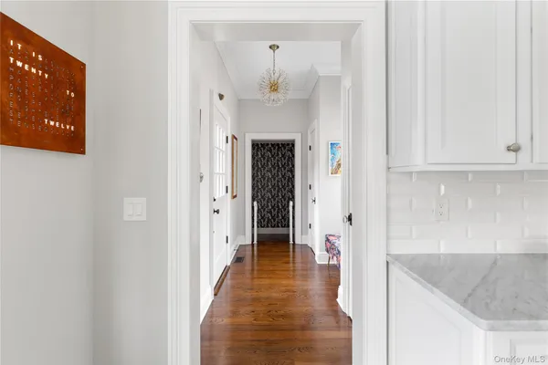 $4,450,000 | 84 Cove Neck Road, Cove Neck, NY 11771