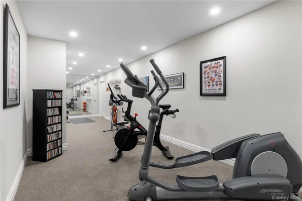 $4,450,000 | 84 Cove Neck Road, Cove Neck, NY 11771