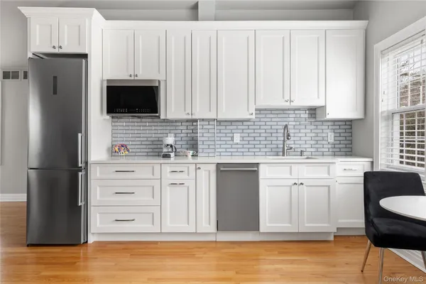 $4,450,000 | 84 Cove Neck Road, Cove Neck, NY 11771