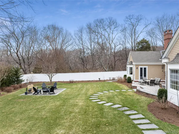 $4,450,000 | 84 Cove Neck Road, Cove Neck, NY 11771