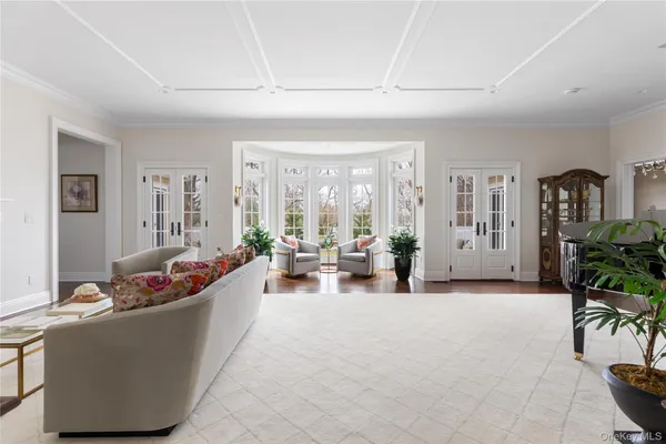 $4,450,000 | 84 Cove Neck Road, Cove Neck, NY 11771