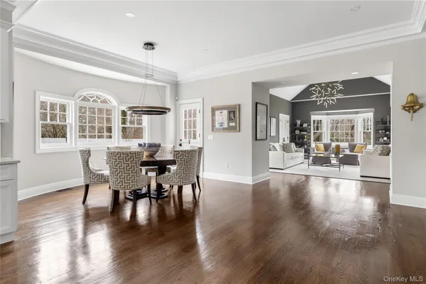 $4,450,000 | 84 Cove Neck Road, Cove Neck, NY 11771