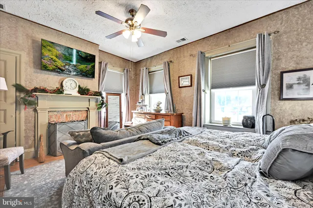 $300,000 | 5 Church Street, Glen Rock, PA 17327